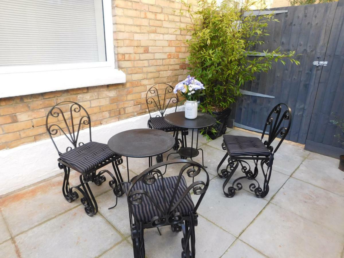 Stylish Apartment In Victorian Conversion Free Parking & Private Patio Close To Beach Town Centre & Bic Bournemouth Bagian luar foto